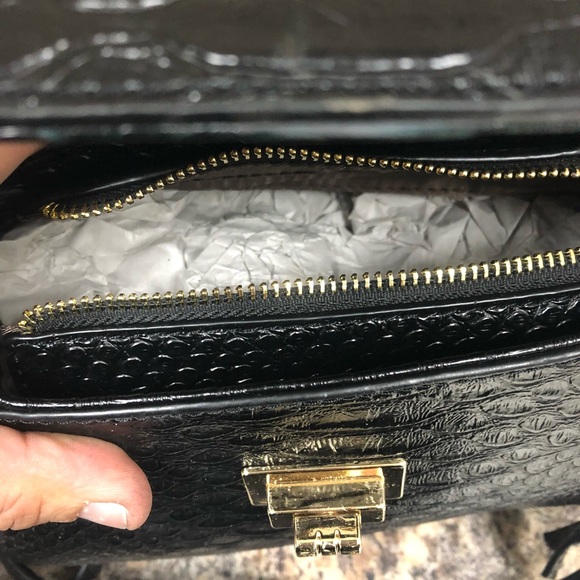 NEW -IMITATION Crocodile Black Purse - Picture 3 of 7